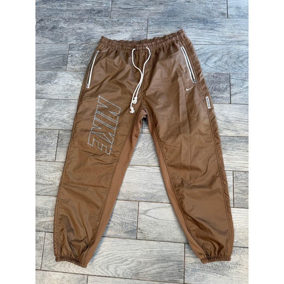 Nike Standard Issue Windbreaker Pants Mens XL DQ6188 Therma-FIT Tan Track Lined
